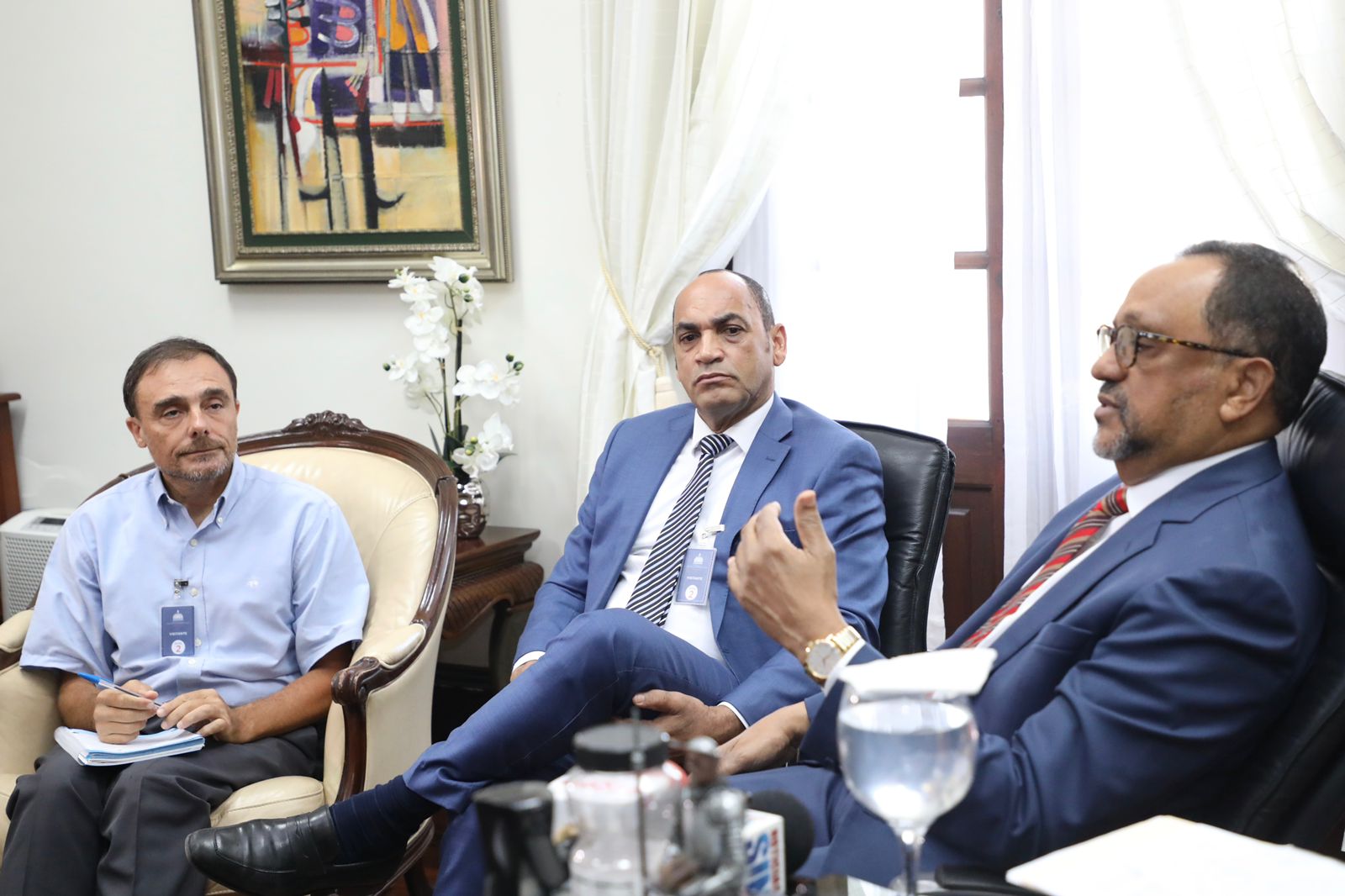 GOBIERNO RD BUSCA SOLUCION A CAMPESINOS RECLAMAN TIERRA