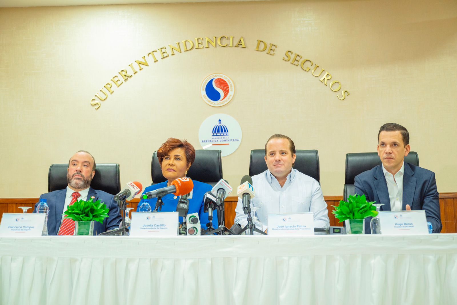 AUXILIARAN PROPIETARIOS DE VEHICULOS AHOGADOS