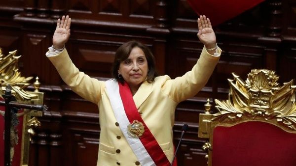 CRISIS! Juramentan a Dina Boluarte como nueva presidenta de Perú
