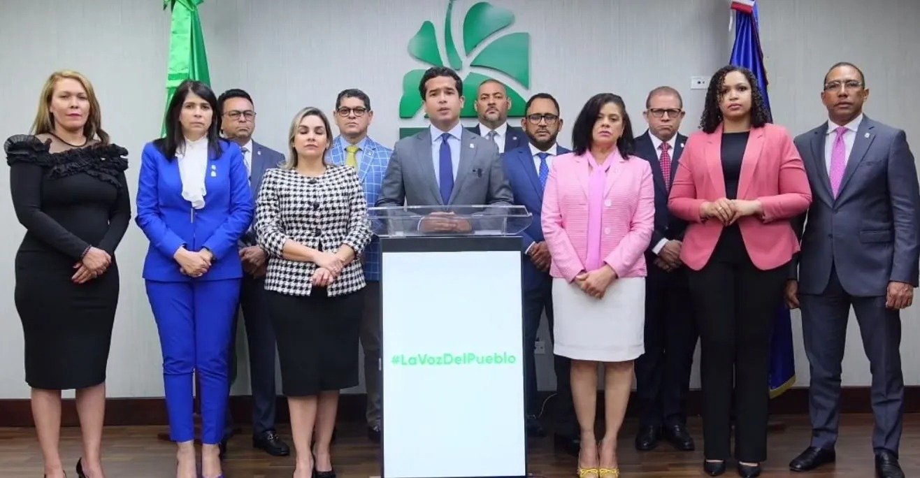 Diputados Fp y de otros partidos se retiran de sesión protestando por resolución emitió la JCE
