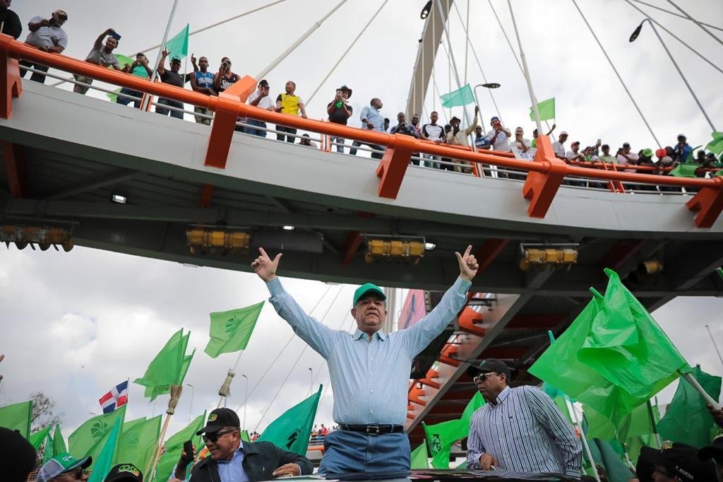 LEONEL PROCLAMA FP ES NUEVA ALTERNATIVA POPULAR DE LOS DOMINICANOS