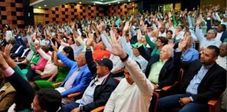 LEONEL FERNANDEZ ANUNCIA MANIFESTACION EN LA PLAZA DE LA BANDERA
