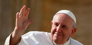 «LA IGLESIA ESTA ABIERTA PARA HOMOSEXUALES Y TRANS», HA DICHO EL PAPA FRANCISCO