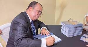 DAN IMPORTANTE ACOGIDA AL LIBRO PRESIDENTES DOMINICANOS DE EURI CABRAL