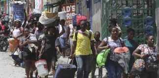 POLICIA DE HAITI TRATA REPRENDER BANDAS EN CARREFOUR FEUILLES