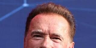 SCHUARZENEGGER QUIERE SANGRE NUEVA: «NI BIDEN NI TRUMP»