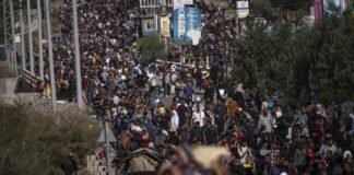 REFUGIADOS EN HOSPITALES DE GAZA HUYEN DEL ALCANCE DE LOS ATAQUES