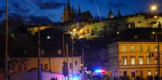 TIRADOR UNIVERSITARIO EN PRAGA DEJA 14 MUERTOS Y 25 HERIDOS