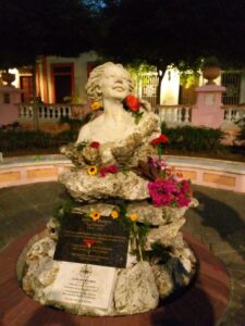 Estatua de Julia de Burgos en el Parque Pellerano Castro en Santo Domingo el año pasado.
