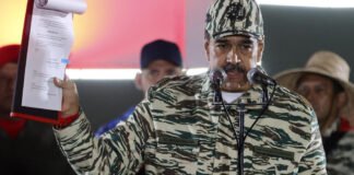 Venezuela detiene a supuestos "mercenarios" de EE. UU., Colombia y Ucrania