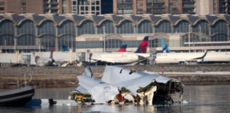 Lo que se sabe del choque entre un avión con 64 ocupantes y un helicóptero militar en Washington