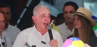 Álvaro Uribe pide intervención internacional avalada por la ONU para desalojar a Nicolás Maduro