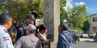Arrestan a madre que lanzó osamenta en la fiscalía de Higüey en reclamo de justicia