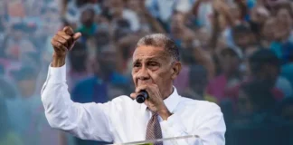 «Detrás de cada mujer exitosa hay un hogar descuidado», asegura Ezequiel Molina