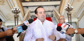 José Ignacio Paliza admite que 400.000 tarjetas del bono navideño están pendientes de entrega