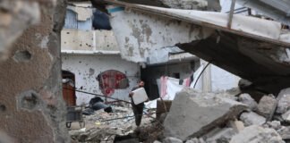 Irán rechaza el "impactante" plan de Trump para "desplazar por la fuerza" a los palestinos de Gaza