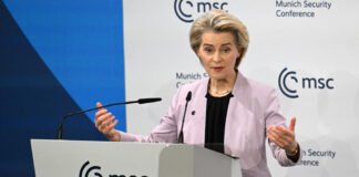 La UE advierte reacción "firme" a aranceles recíprocos de Trump, pero se muestra abierta a negociar