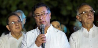 Colombia: petición de renuncia de Gustavo Petro a sus ministros agrava la crisis política