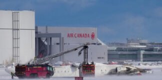 Al menos 18 heridos, tres de gravedad, al volcarse avión al aterrizar en el aeropuerto de Toronto