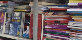 Ayuntamiento de Santiago prohíbe la venta de libros en el Parque Duarte alegando que “no son cultura”