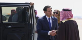 Altos funcionarios de Estados Unidos y Rusia se reúnen en Arabia Saudita para conversar sobre Ucrania