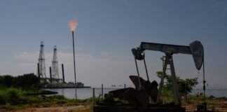 Venezuela roza el millón de barriles de petróleo diarios