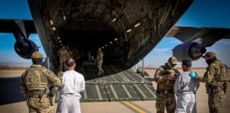 Estados Unidos vacía Guantánamo deportando a 177 venezolanos a Honduras | Inmigración en Estados Unidos