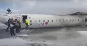 ACCIDENTE AÉREO EN TORONTO; TODOS SOBREVIVEN