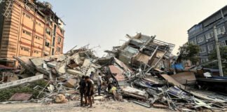 Myanmar cifra en casi 700 los muertos en terremoto; Tailandia busca decenas de obreros desaparecidos