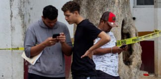 El Gobierno de EE. UU. lanza CBP Home, una aplicación para que los migrantes se "autodeporten"