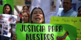 "Es un grito de auxilio": dolor e incertidumbre en Venezuela por los deportados por Trump a El Salvador