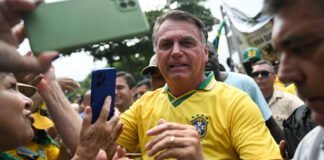 Simpatizantes de Bolsonaro se movilizan en apoyo al exmandatario durante juicio clave