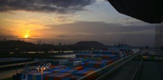 Canal de Panamá: empresa hongkonesa Hutchison venderá puertos a un consorcio estadounidense