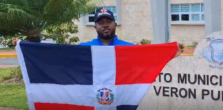 Alcalde de Verón-Punta Cana rechaza recibir la bandera dominicana para colocarla en el letrero de Friusa