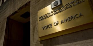 Más recortes en EE. UU.: Trump enfila contra medios financiados por el Gobierno que operan en el exterior