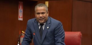 Héctor Acosta critica retrasos en nombramientos del sector público y pide agilización
