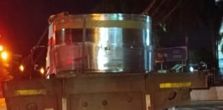 Patana sin luces ni placa pone en riesgo a conductores en la avenida Luperón