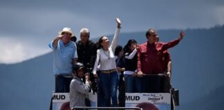 María Corina Machado amplía su control de la oposición tras la renuncia de otro dirigente clave