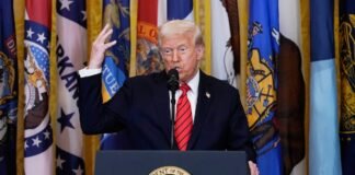 Trump dice que impondrá aranceles del 25% a todos los países que compren petróleo a Venezuela | Internacional