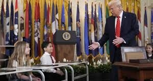 TRUMP DESMANTELA EL DEPARTAMENTO DE EDUCACIÓN EN EEUU