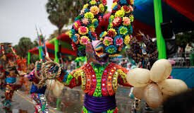ESPECTACULO DE COLOR, MÚSICA Y CREATIVIDAD EN EL CARNAVAL