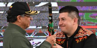 Una disidencia del ELN, el primer grupo en entregar las armas en la "paz total" de Petro