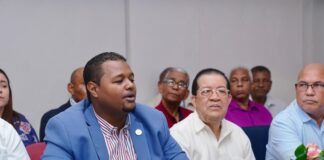 Fuerza del Pueblo acusa al alcalde Francisco Peña de violar leyes y normas administrativas sin consecuencias
