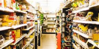 ‘Grandes aumentos de precios para las familias trabajadoras estadounidenses’: Tres expertos sobre el impacto de la política económica de Trump
