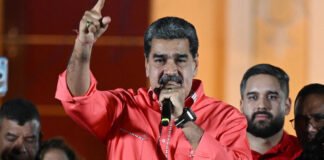 “Más fuerte que nunca”: Maduro tras ganar legislativas y regionales, marcadas por la abstención