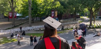 La administración Trump revocará "enérgicamente" las visas de estudiantes chinos