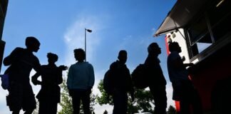 El Tribunal Supremo permite a Trump cancelar el TPS de 350.000 venezolanos | Inmigración en Estados Unidos