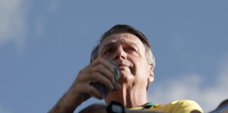 El cerco se estrecha en torno a Bolsonaro mientras aceita su máquina de propaganda