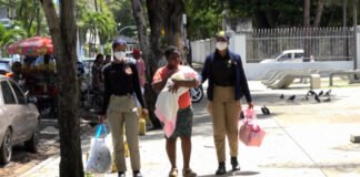 En República Dominicana, migrantes embarazadas temen ser deportadas al salir del hospital