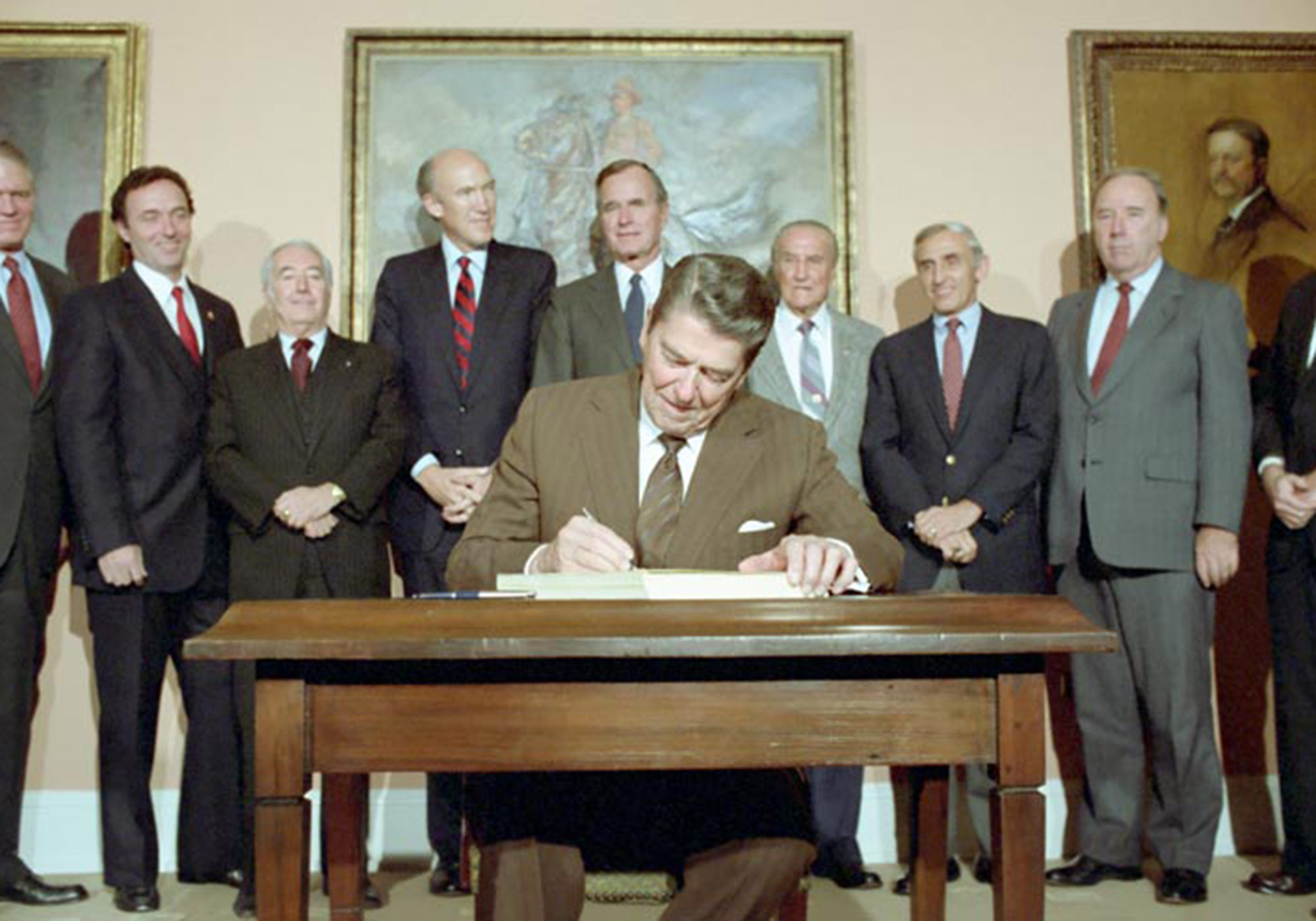 Reagan Y La última Amnistía Migratoria De Ee Uu Teclalibre